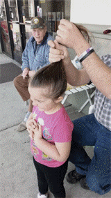 Tatuś fryzjer :)