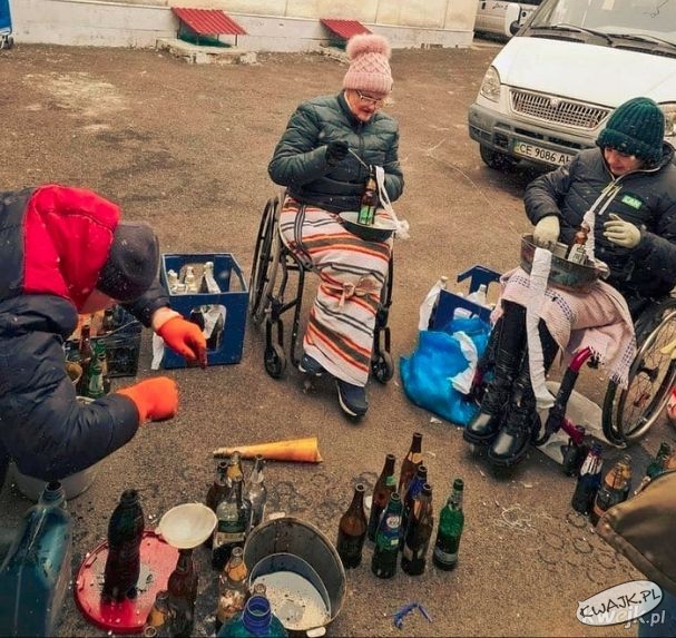 Ukraina. Niepełnosprawni robiący koktaile Mołotowa