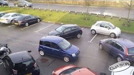 Parking przed salonem kosmetycznym