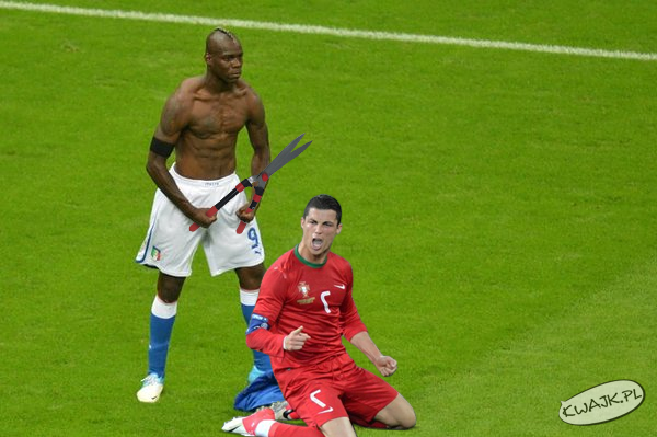 Balotelli fryzjerem Ronaldo