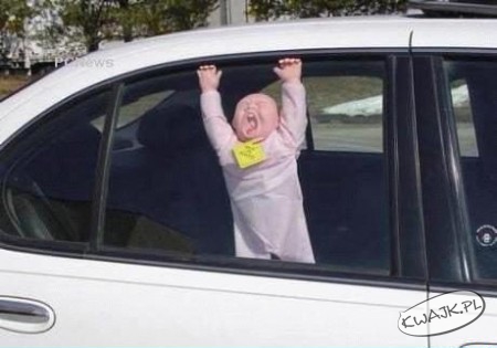 Uwaga, dziecko w samochodzie